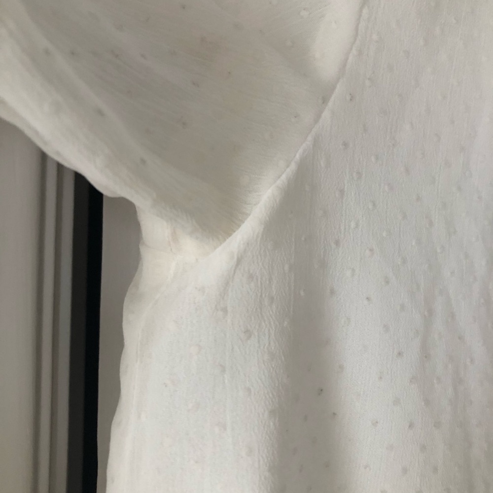 Ann Taylor blouse, long sleeve and creamy sheer - Picture 8 of 8